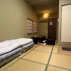 2* Ryokan Wafu Uehonmachi